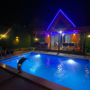 ATEŞ IŞIĞI BUNGALOV